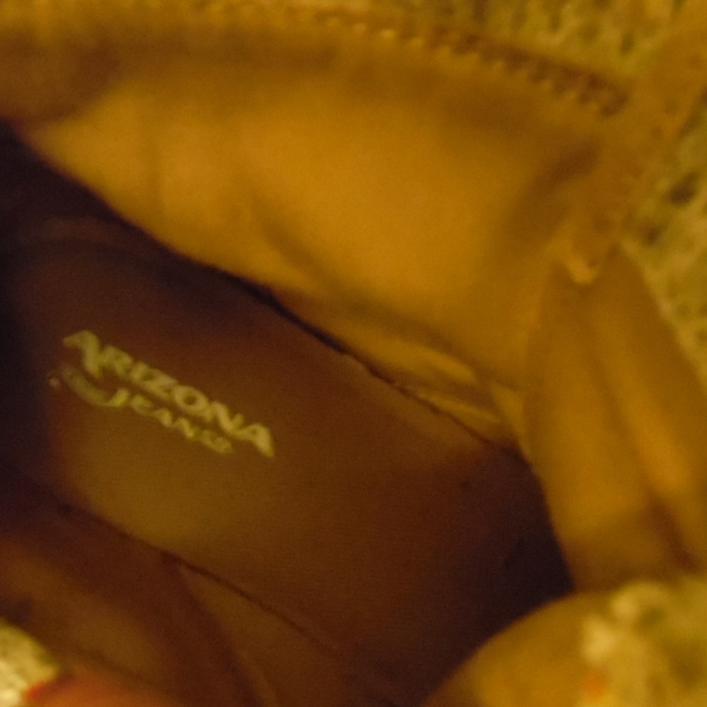 Mid shin Arizona boots